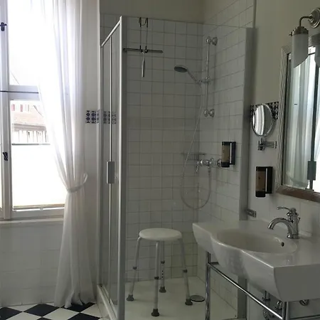 Kunsthaus Mit Frühstück Im Theophano